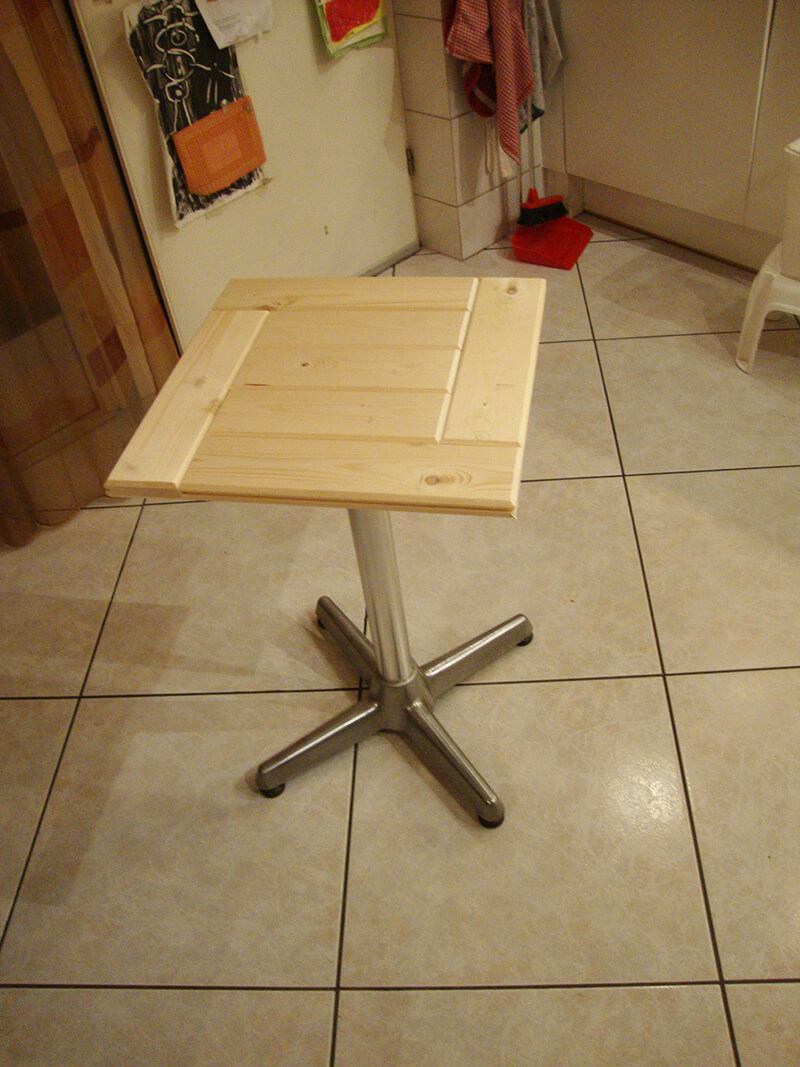 Bijzettafel voor in de tuin